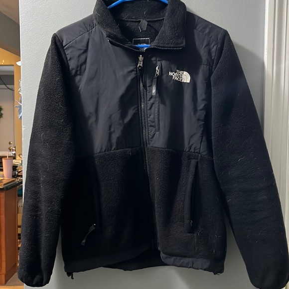 Black women’s small north face jacket - Picture 2 of 5